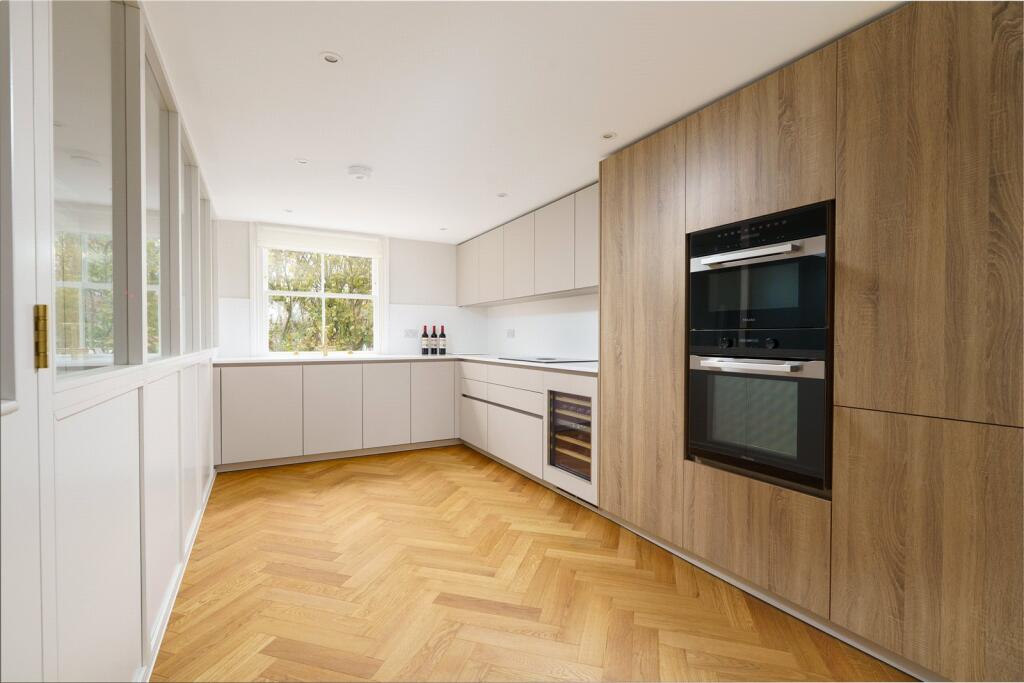 3 bedroom duplex apartment for sale in Leamington Road Villas, Notting Hill, London, W11
